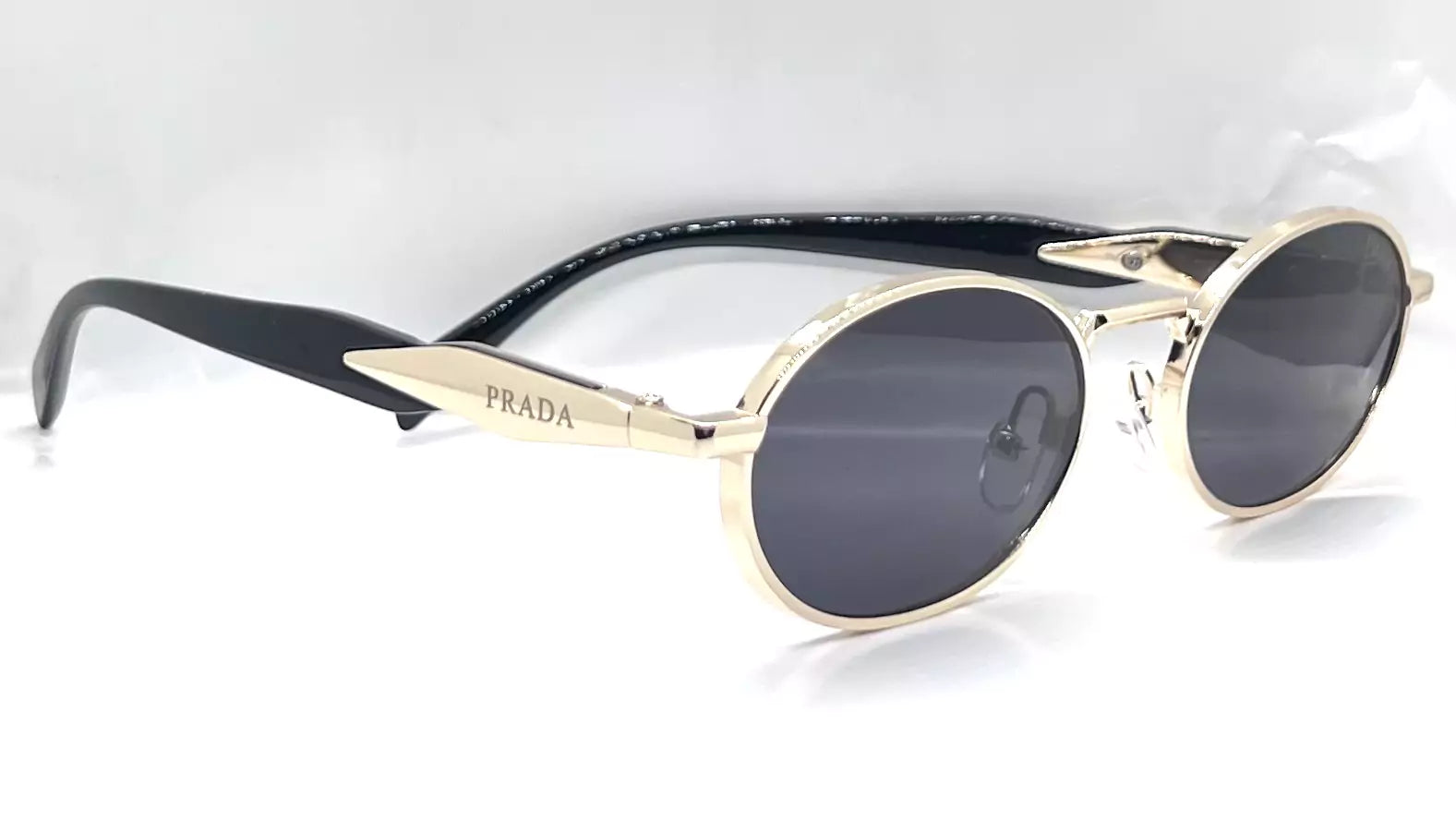 Prada Oval SPR65Z