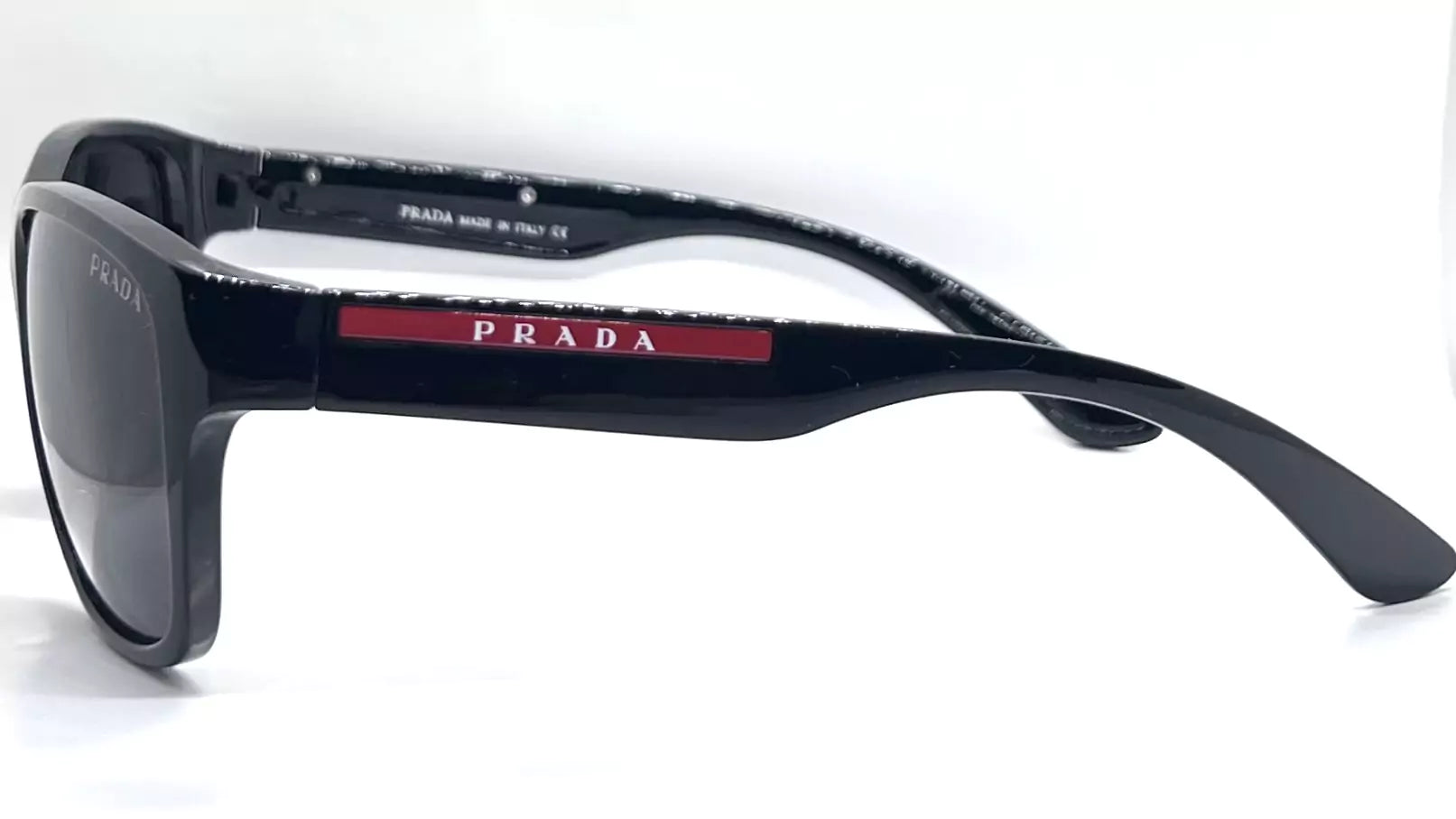 Prada Polarized 3902