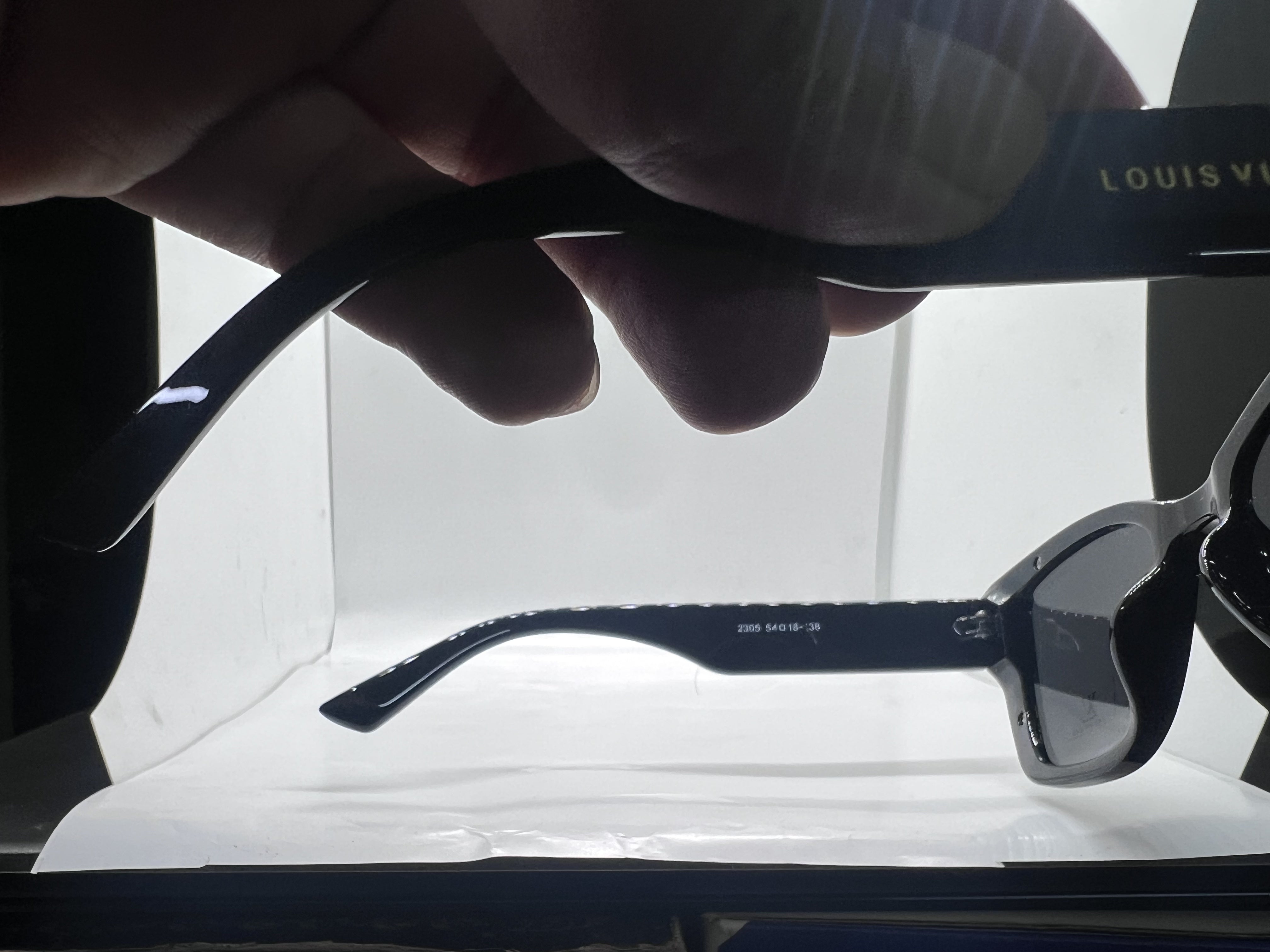 Louis Vuitton 2305